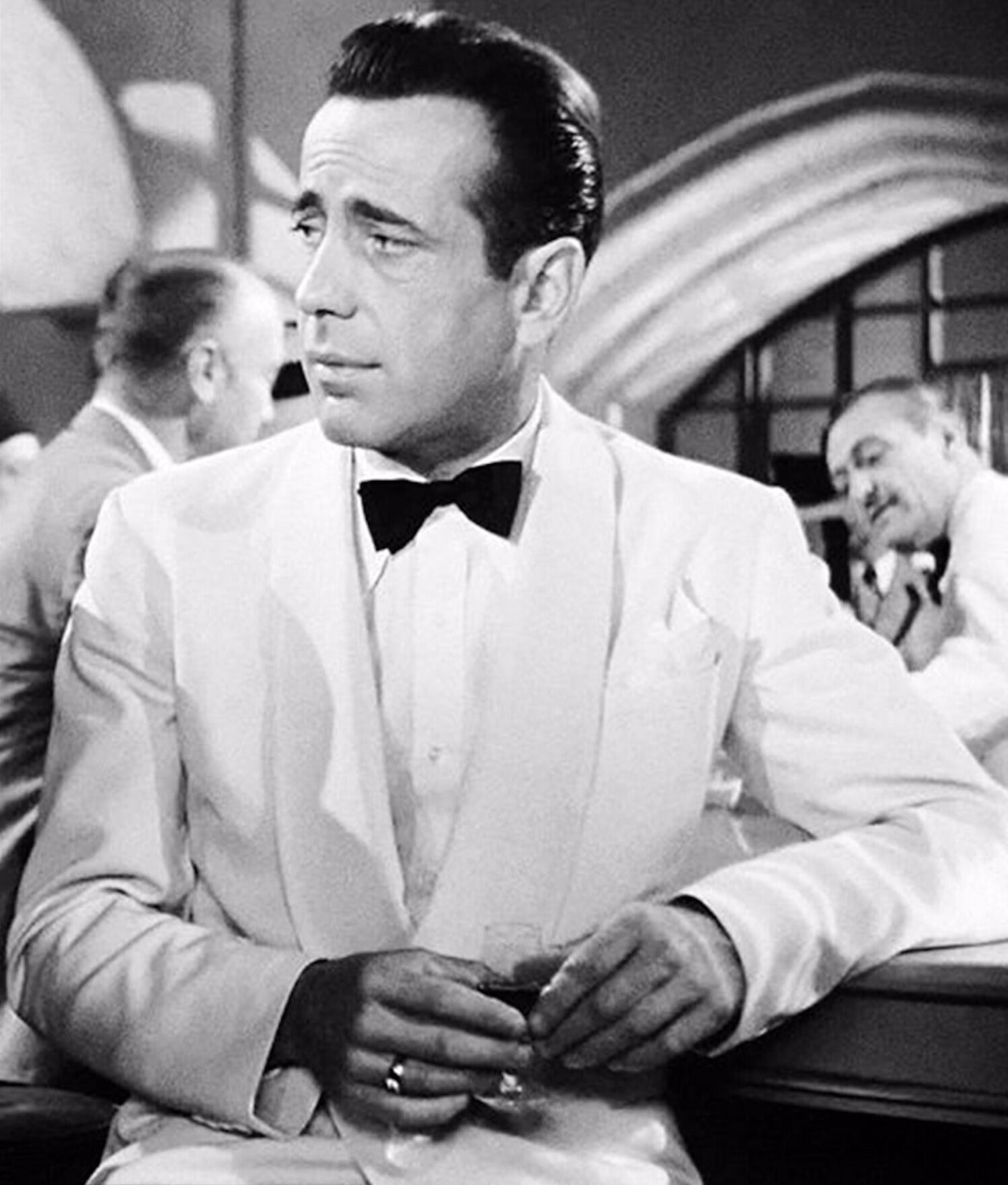 Suits in Cinema: Humphrey Bogart's Dinner Jacket in "Casablanca" Black Lapel Suits in Cinema: Humphrey Bogart's Dinner Jacket in "Casablanca" Black Lapel